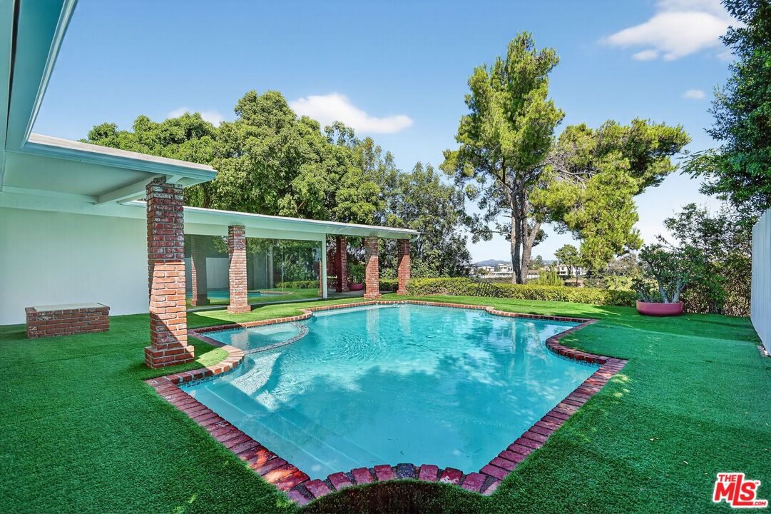 MLS #25586257 image #10