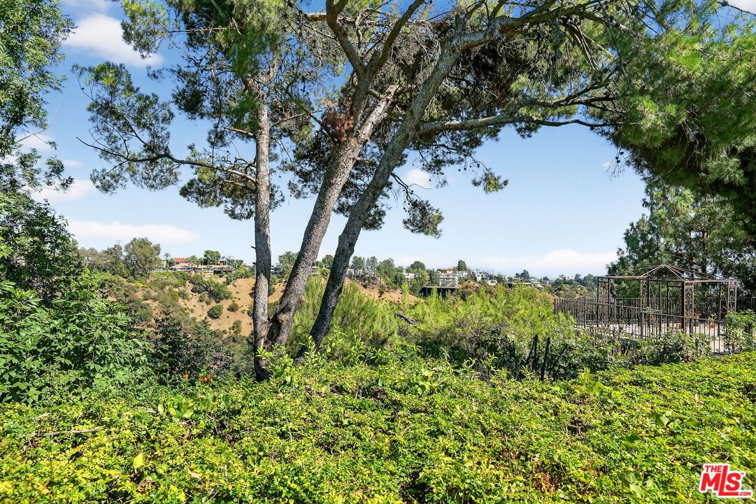 MLS #25586257 image #16