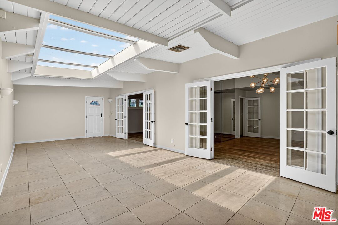 MLS #25586257 image #2