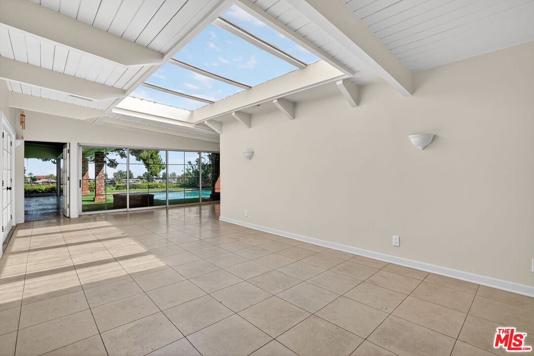 MLS #25586257 image #5