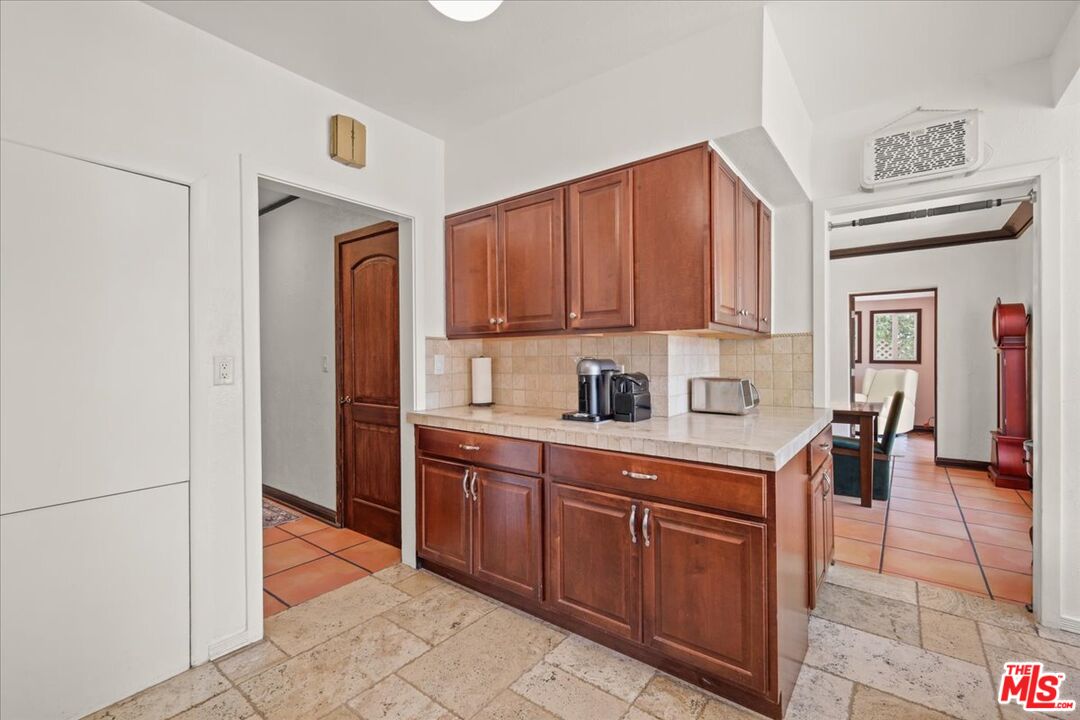 MLS #25586331 image #20