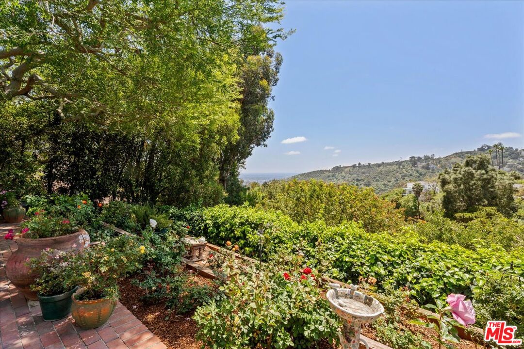 MLS #25586407 image #17