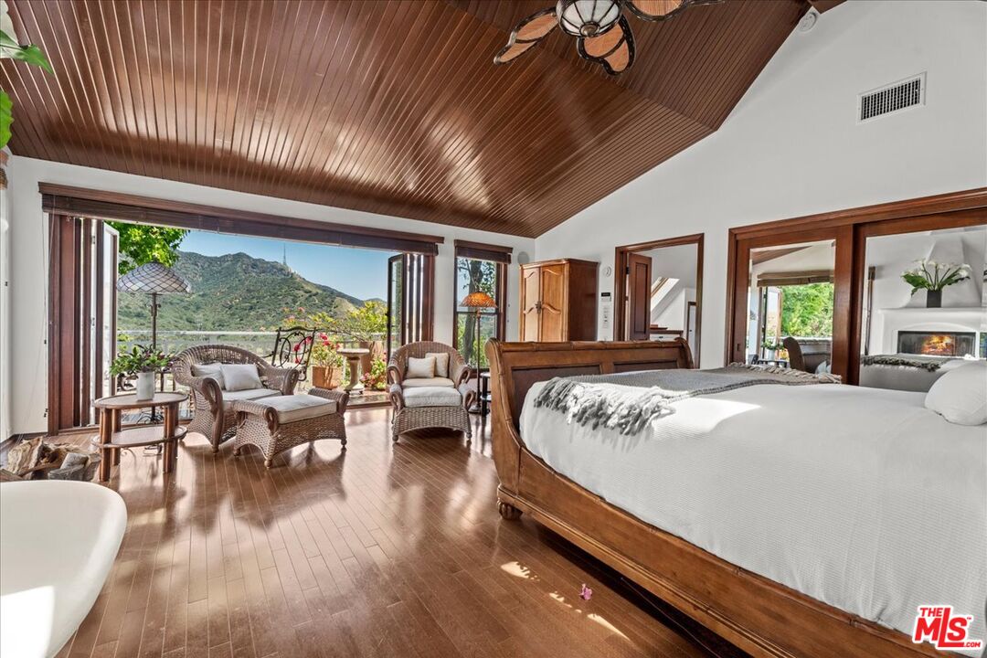 MLS #25586407 image #22