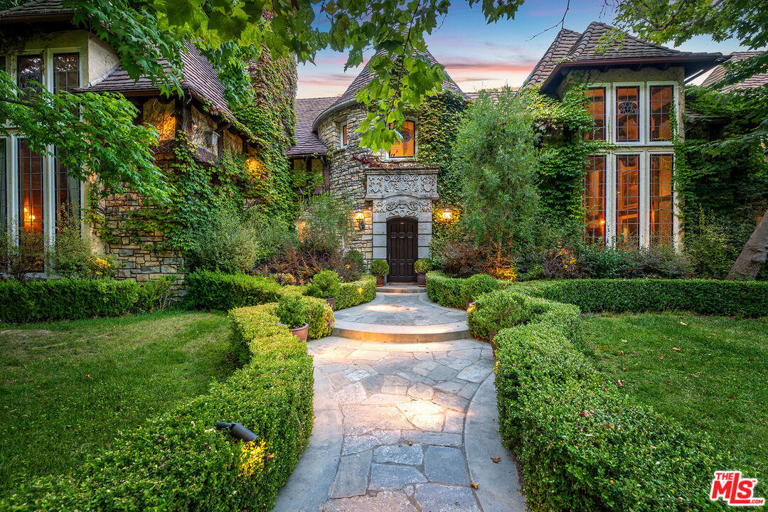 MLS #25586503 image #0