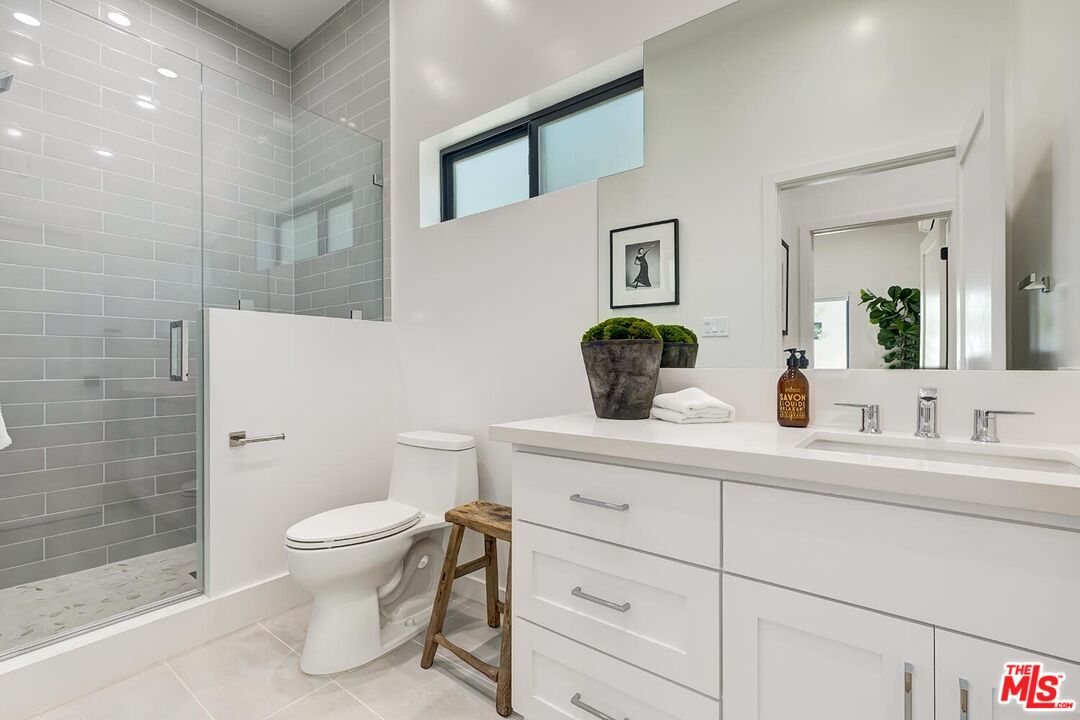 MLS #25586609 image #20