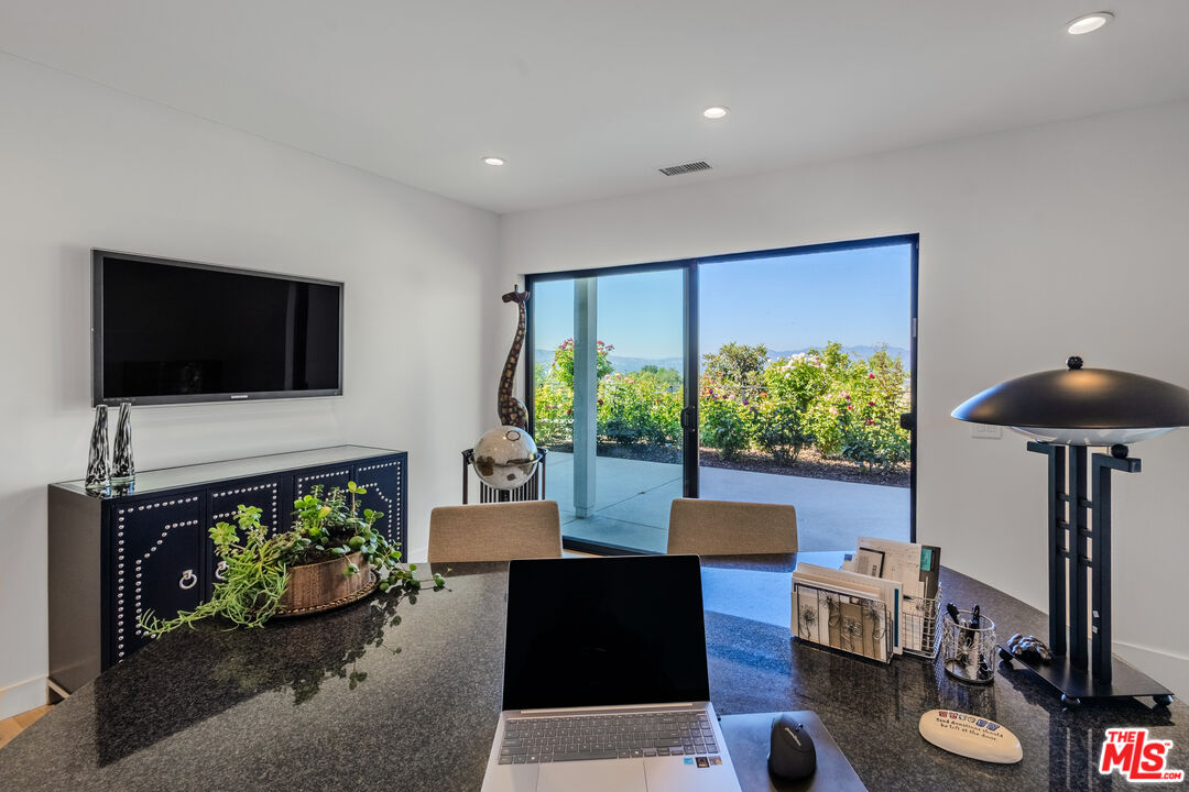 MLS #25586879 image #19