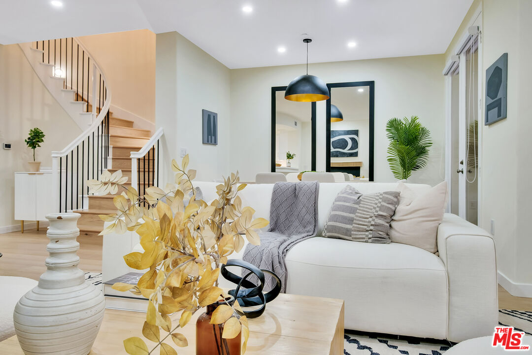 MLS #25587063 image #1