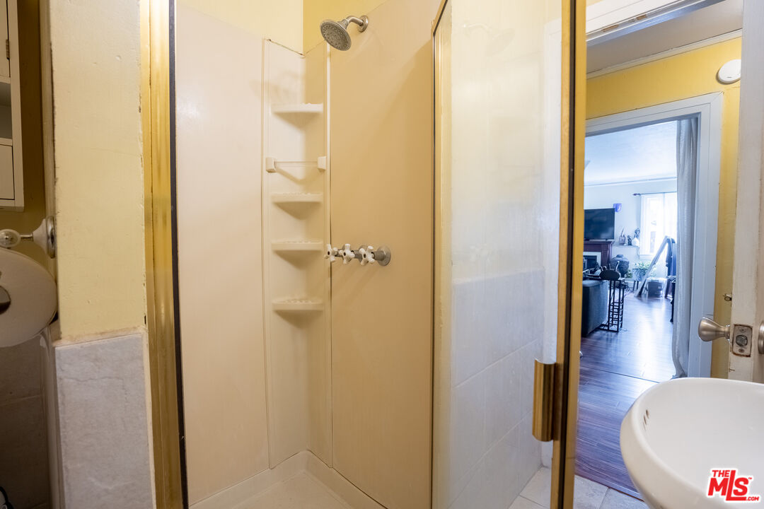 MLS #25587081 image #24