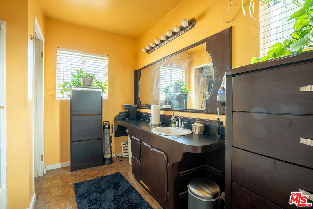 MLS #25587081 image #26