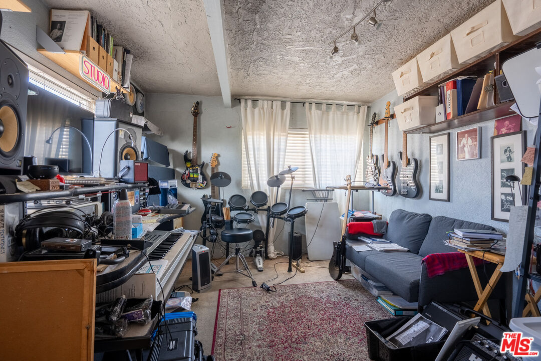 MLS #25587081 image #32