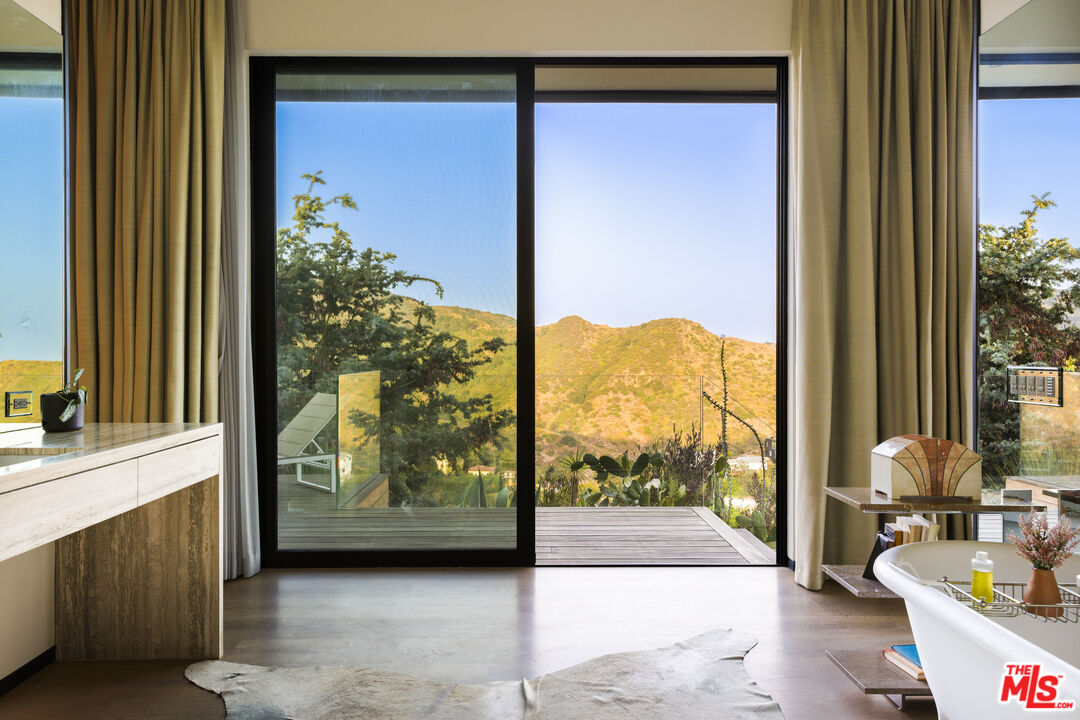 MLS #25587139 image #14