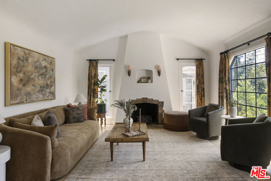 MLS #25587201 image #0