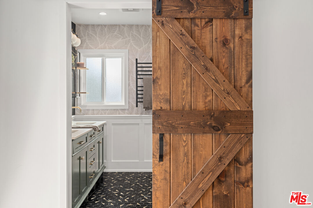 MLS #25587239 image #16