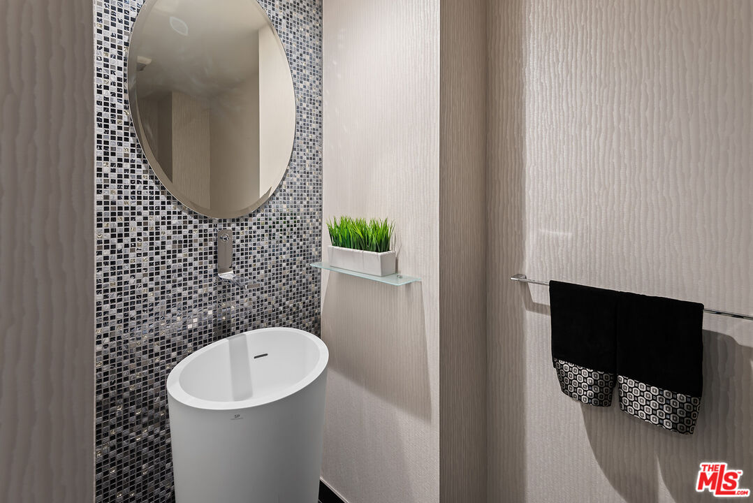 MLS #25587483 image #19