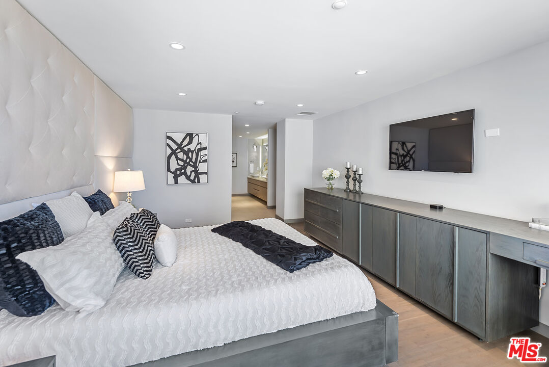 MLS #25587483 image #22