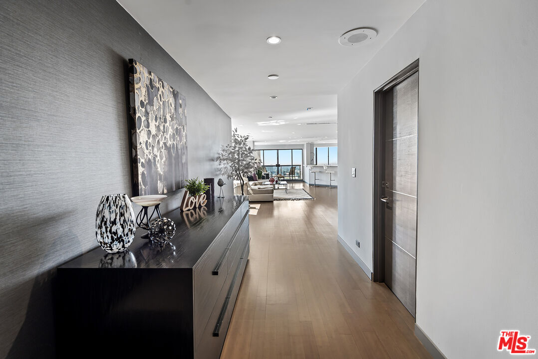 MLS #25587483 image #2