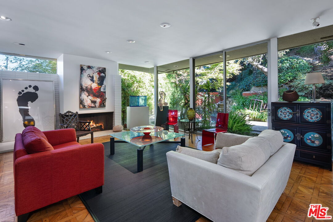 MLS #25588037 image #2