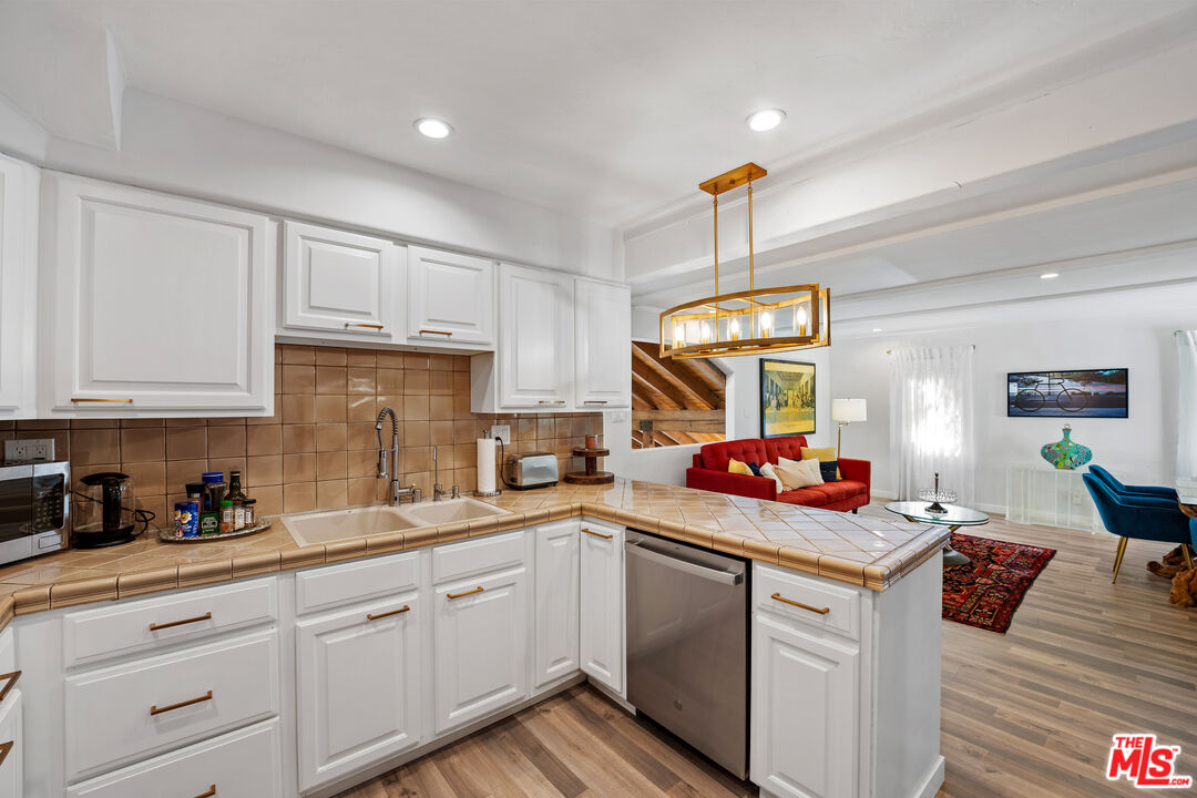 MLS #25588227 image #17