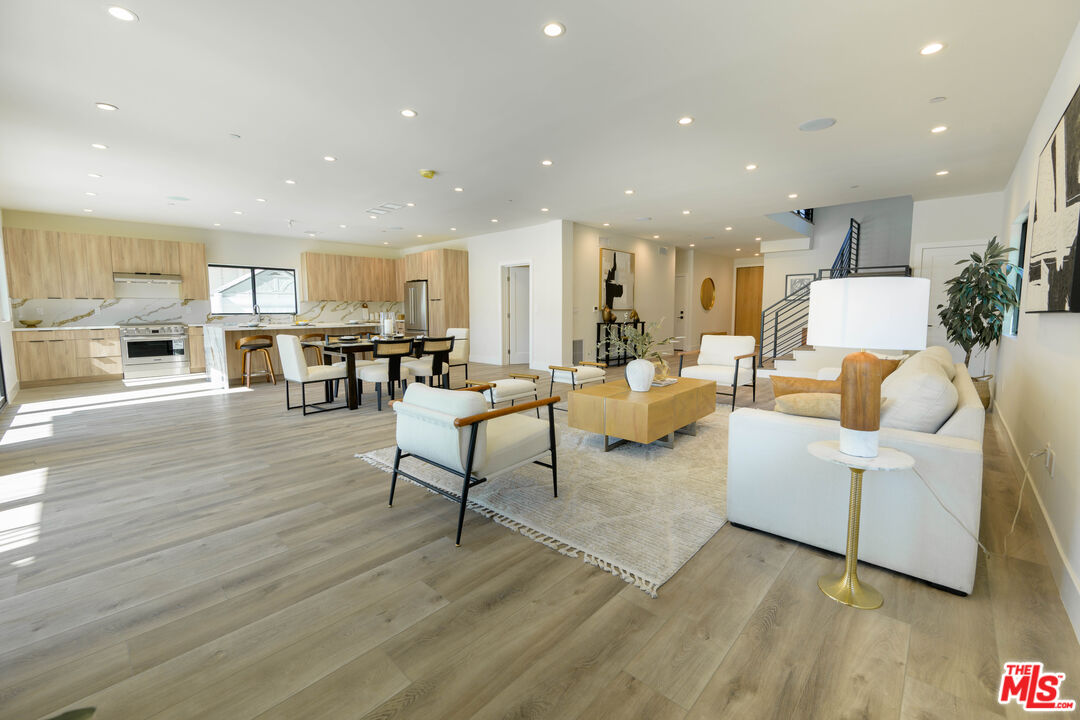 MLS #25588281 image #2