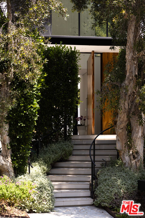 MLS #25588381 image #2