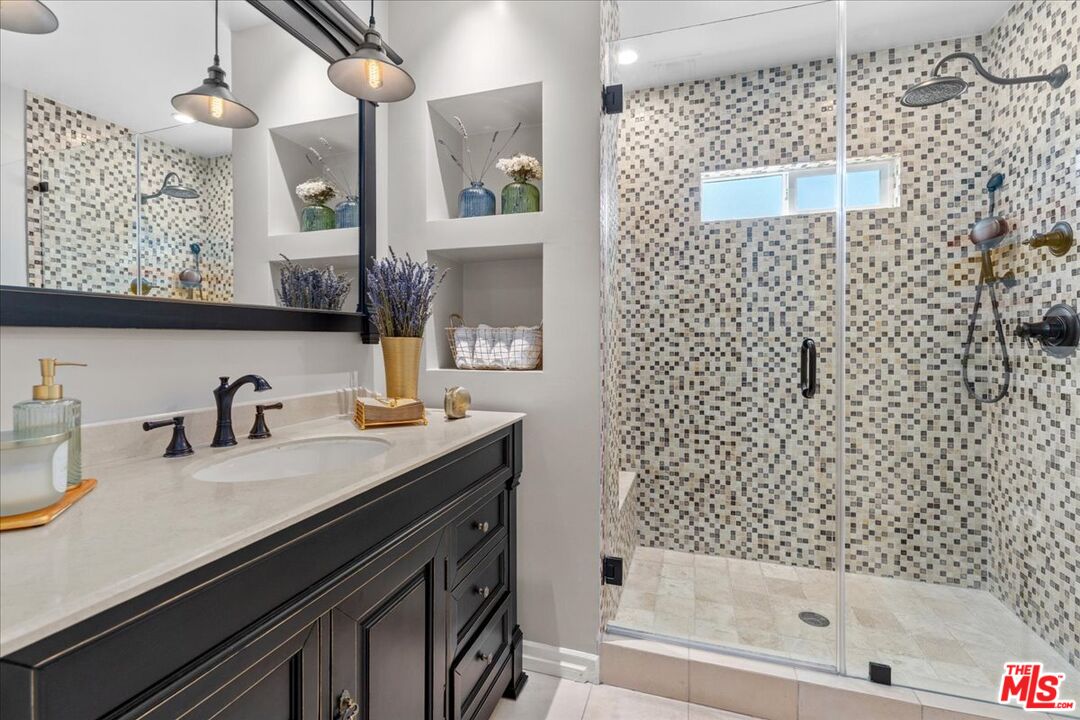 MLS #25588675 image #18