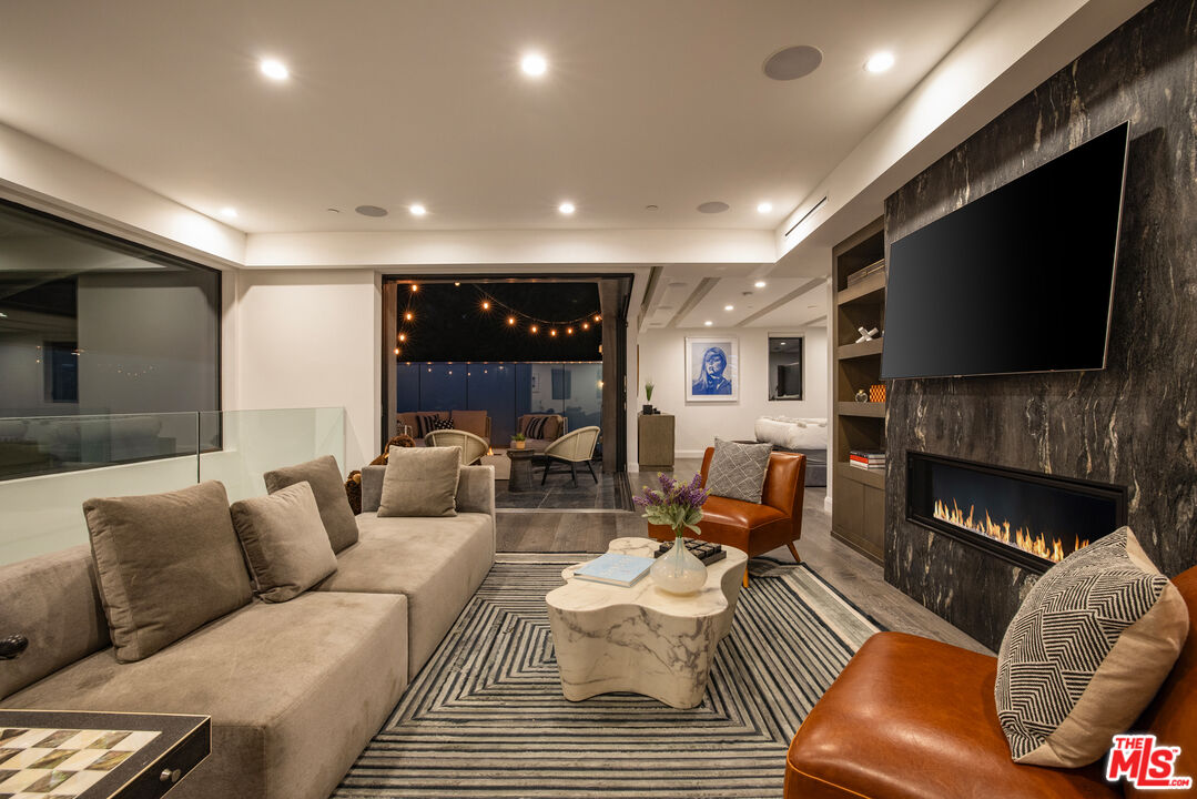 MLS #25589013 image #24