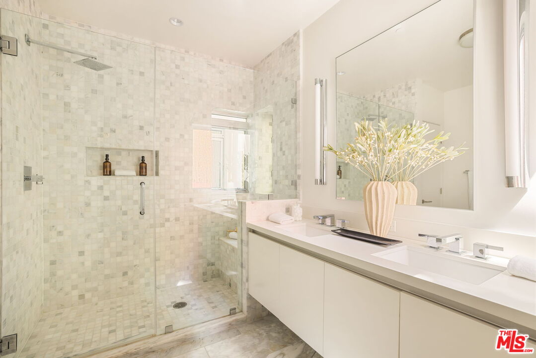 MLS #25589061 image #14