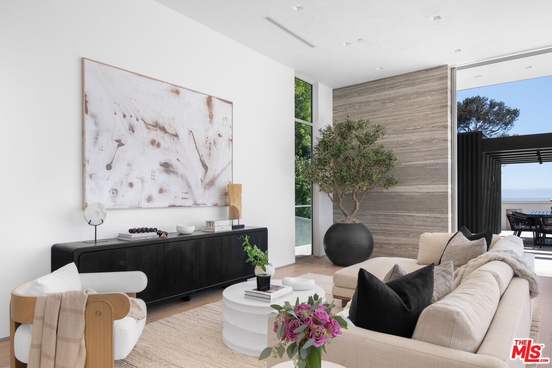 MLS #25589127 image #17