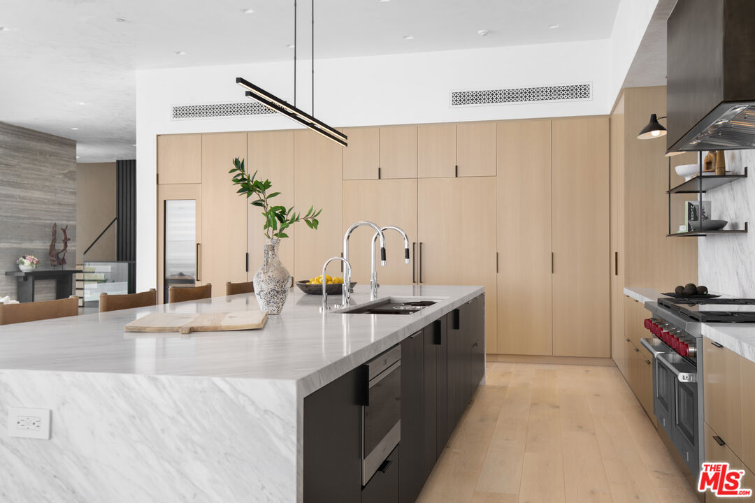 MLS #25589127 image #22