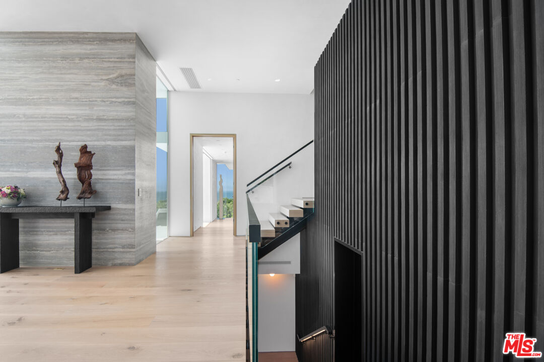 MLS #25589127 image #30