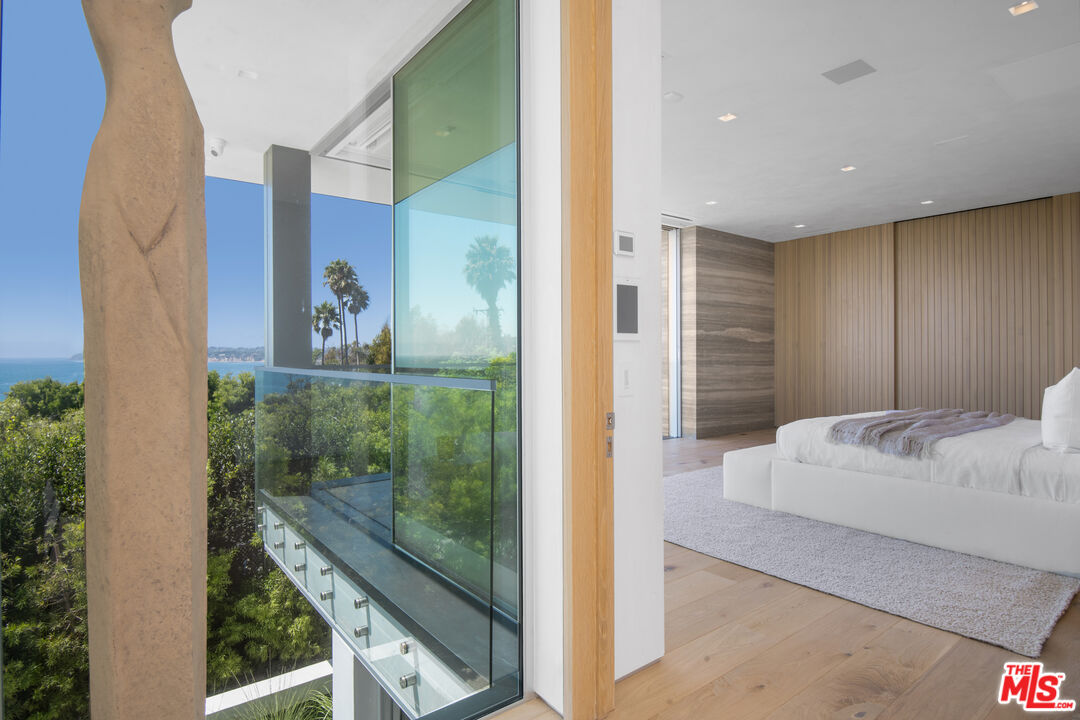 MLS #25589127 image #32