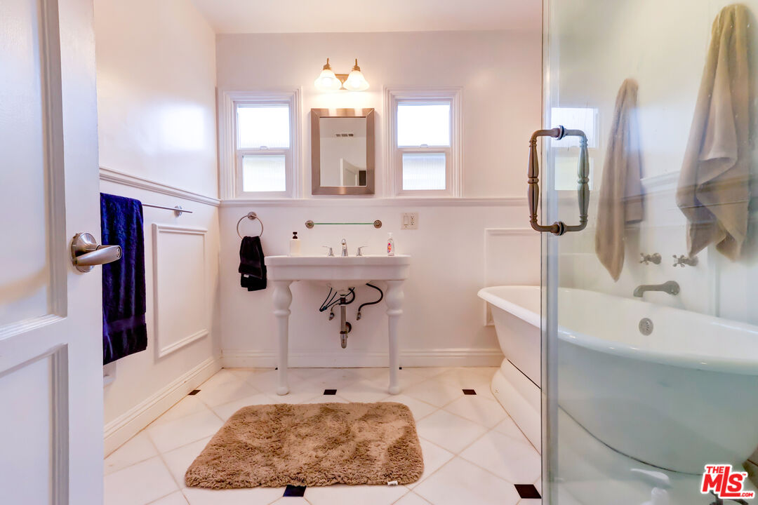 MLS #25589185 image #2