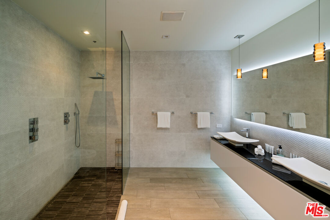 MLS #25589189 image #18