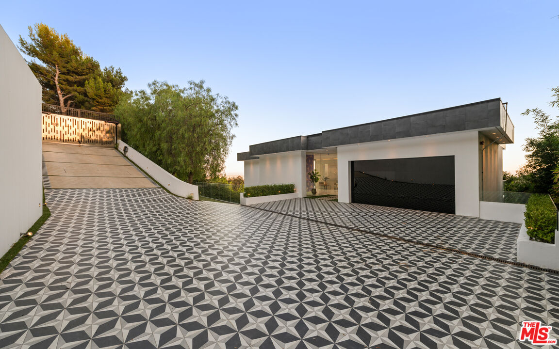 MLS #25589189 image #2