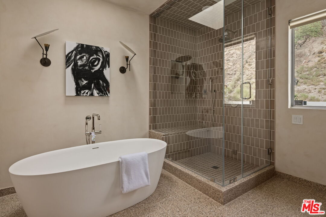 MLS #25589219 image #13