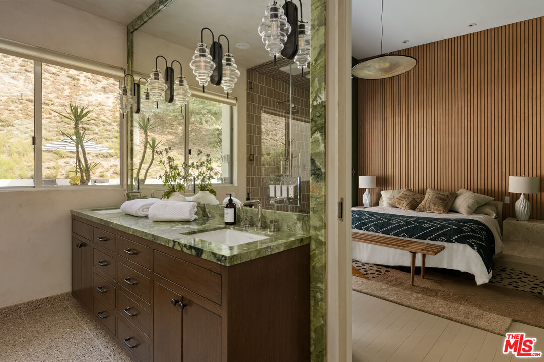 MLS #25589219 image #14