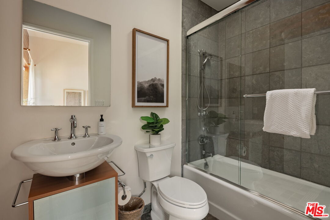 MLS #25589219 image #17