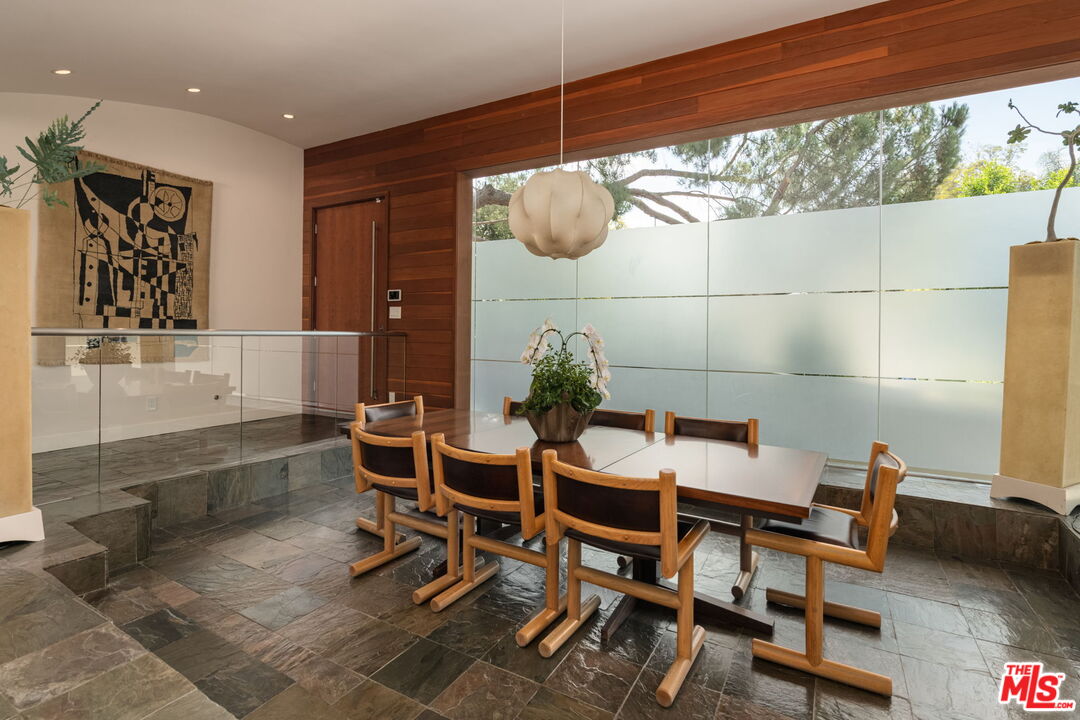 MLS #25589219 image #2