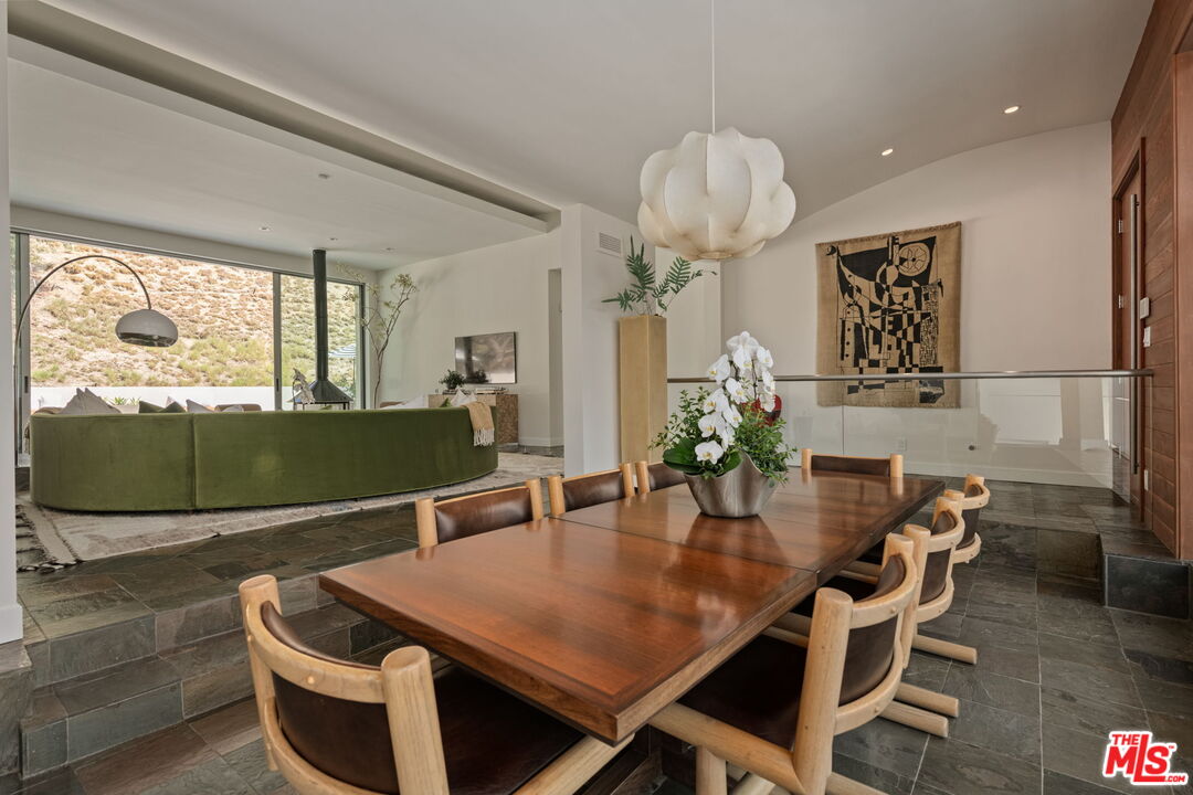 MLS #25589219 image #3