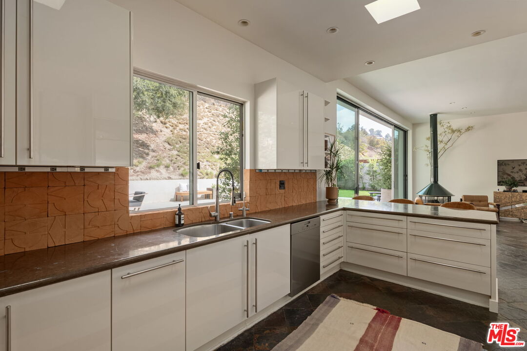 MLS #25589219 image #8