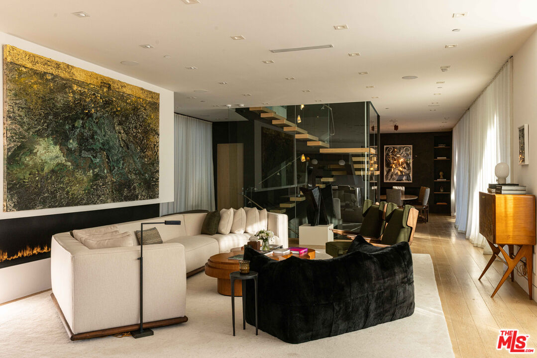 MLS #25589279 image #2