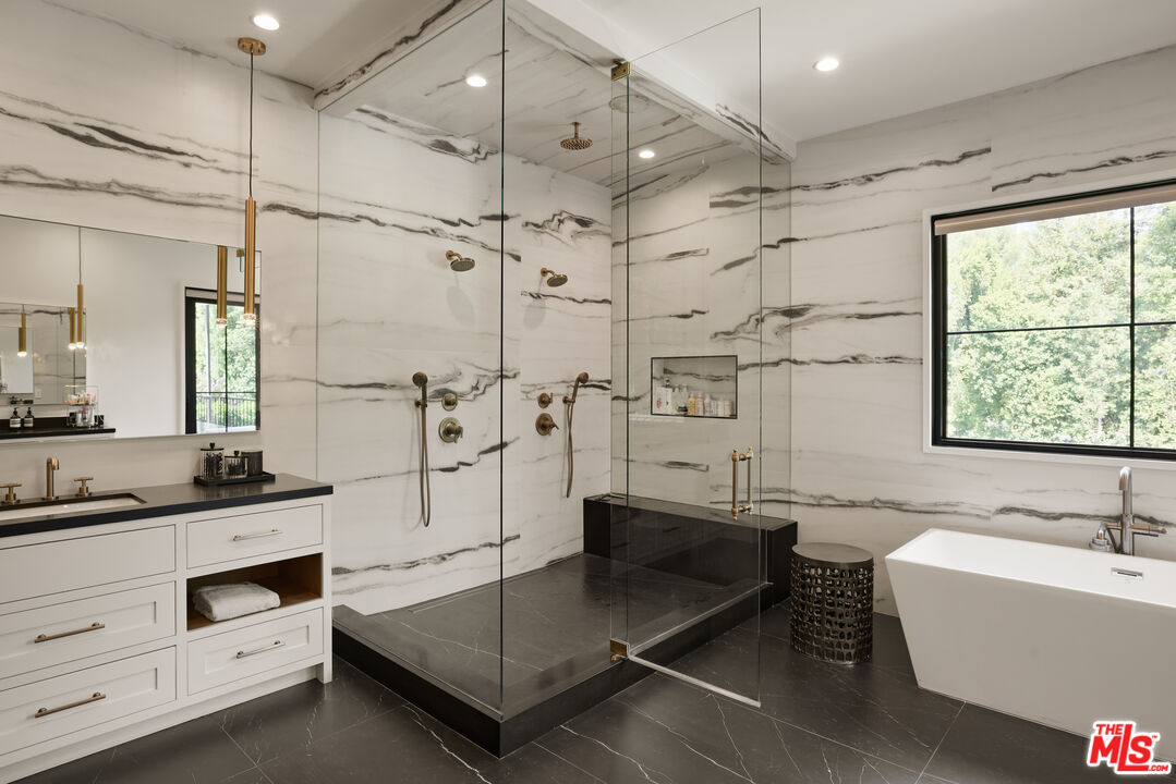 MLS #25589315 image #15