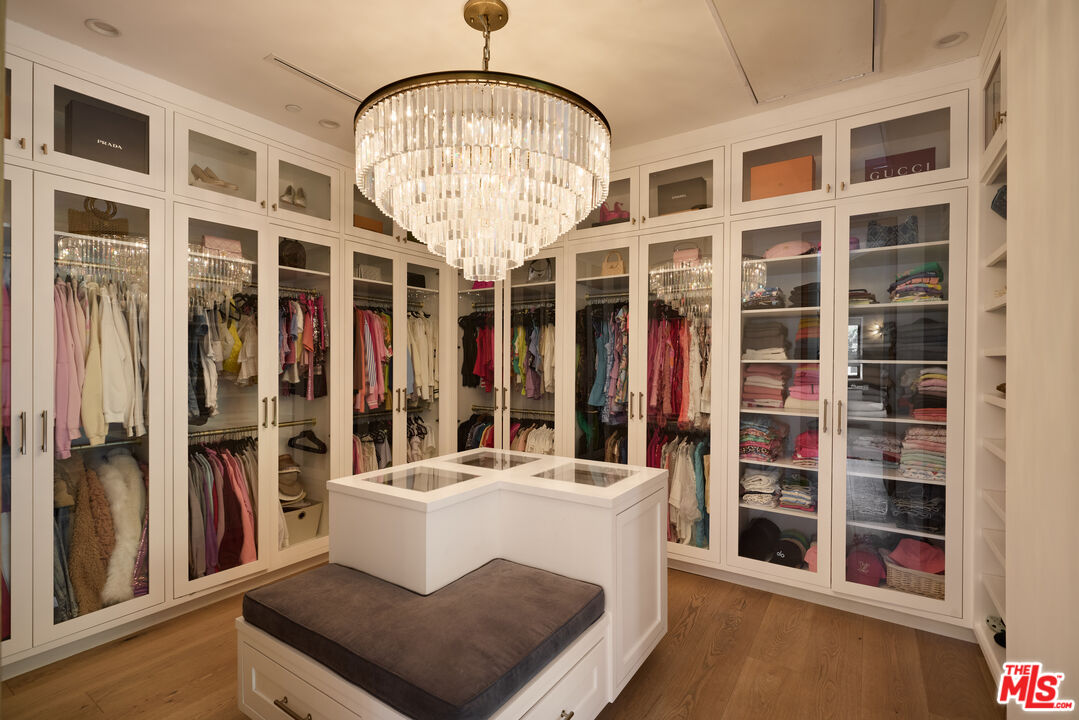 MLS #25589315 image #16