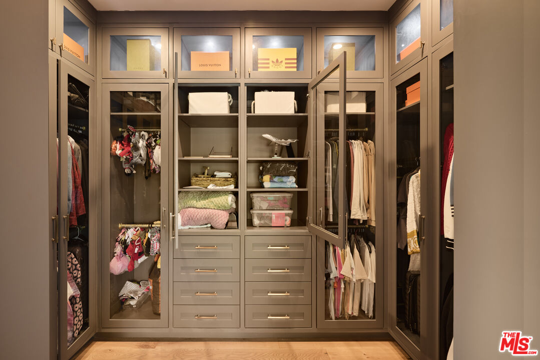 MLS #25589315 image #17