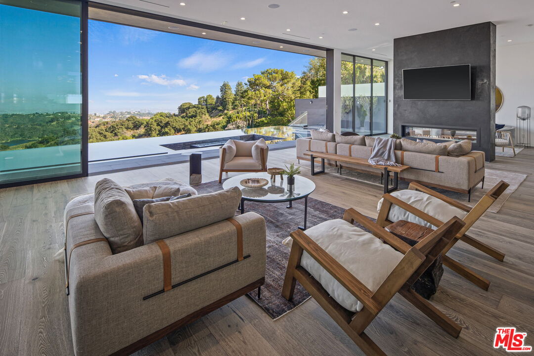 MLS #25589327 image #13