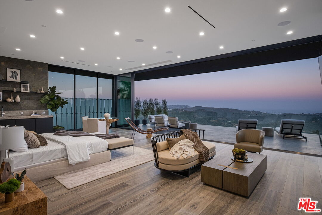 MLS #25589327 image #16