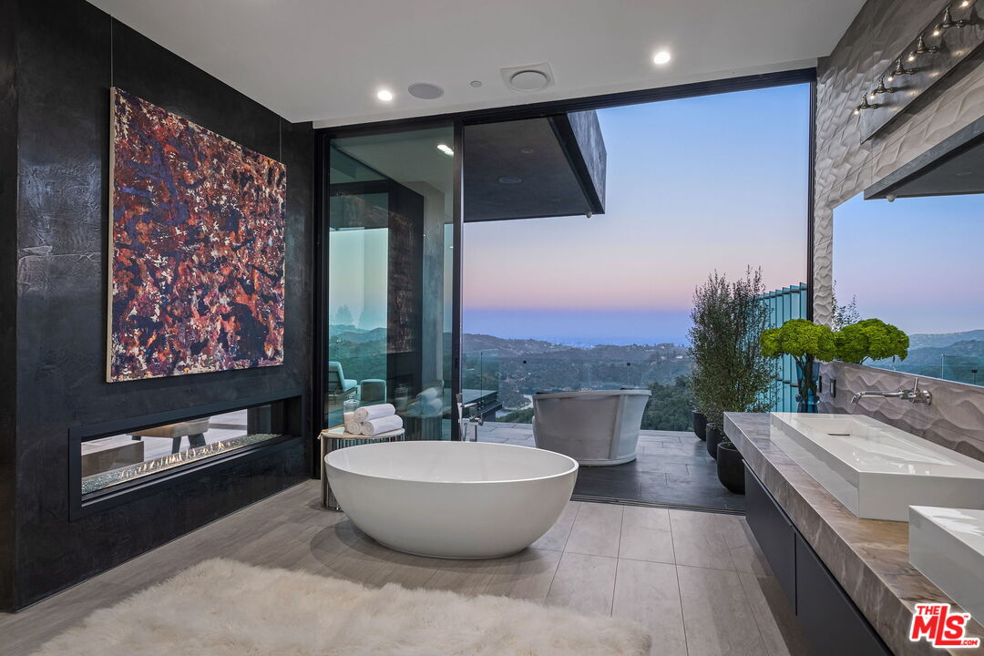 MLS #25589327 image #18