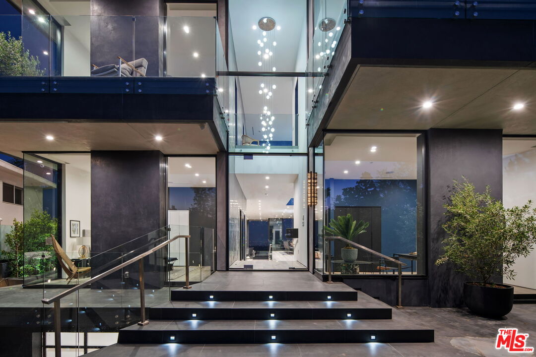 MLS #25589327 image #2