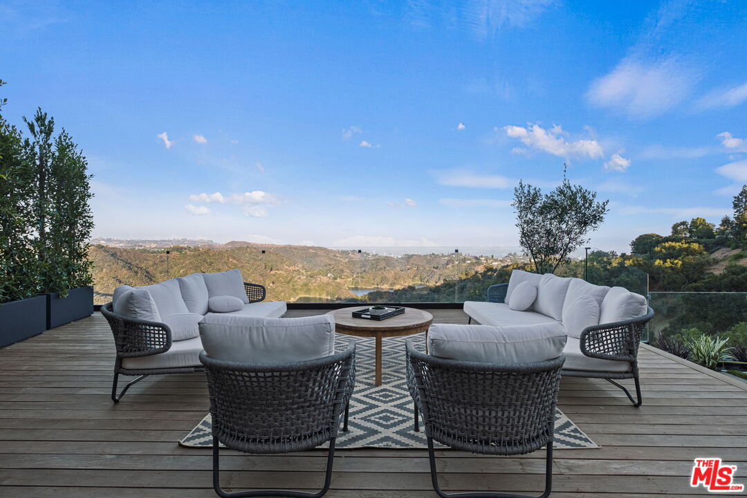 MLS #25589327 image #32