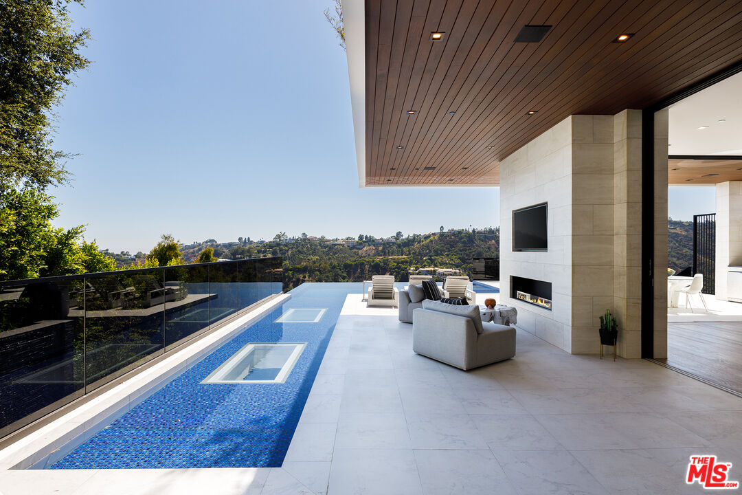 MLS #25589509 image #10